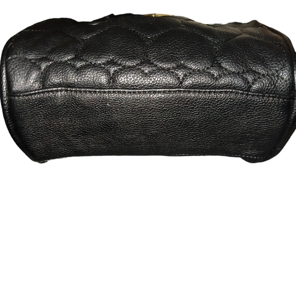 BETSEY JOHNSON QUILTED HEART VEGAN LEATHER MINI HANDBAG - Picture 5 of 10
